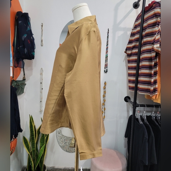 Sleek Silk Gold Button-Up Shirt - Picture 4 of 8